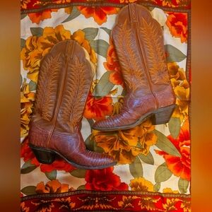 Tony Lama Vintage Cowgirl boots!!
